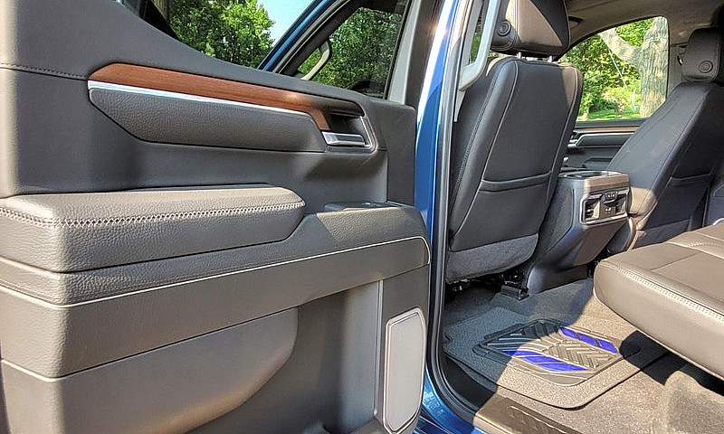 ~~~2025 Gmc Denali R...