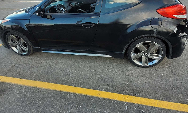 Hyundai Veloster Tur...