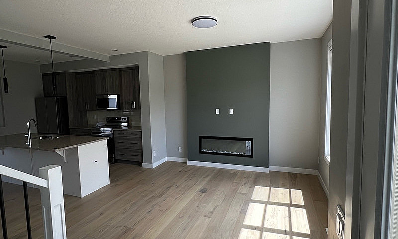 For Rent - Airdrie 3...