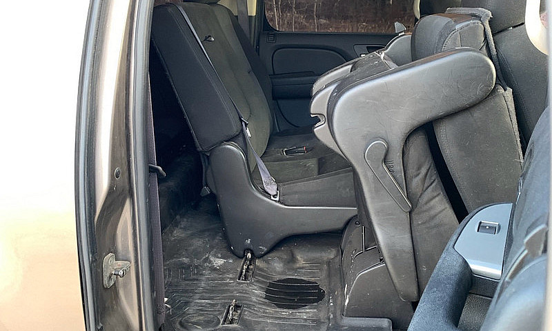 2011 Chevrolet Subur...