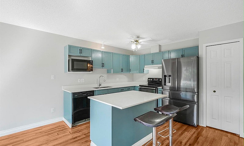  Bi-Level Townhouse ...