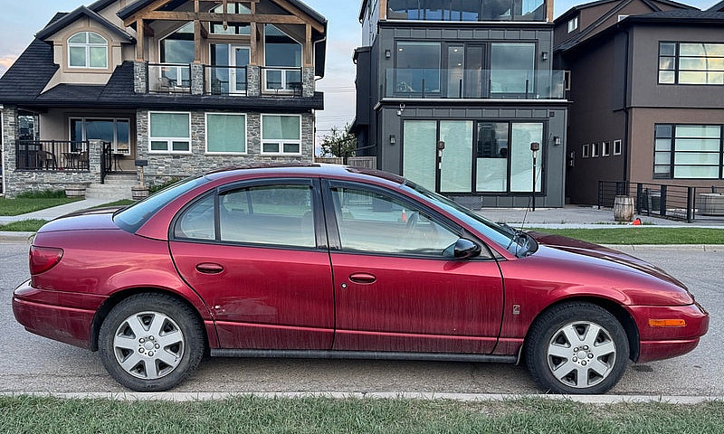 2000 Saturn Sedan - ...