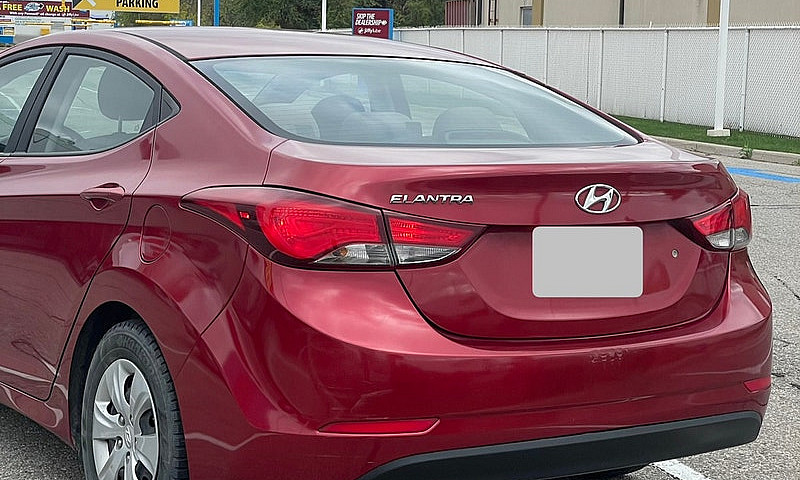 2016 Hyundai Elantra...