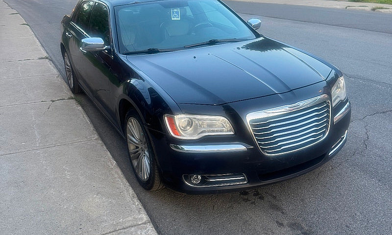 Chrysler 300 Limited...