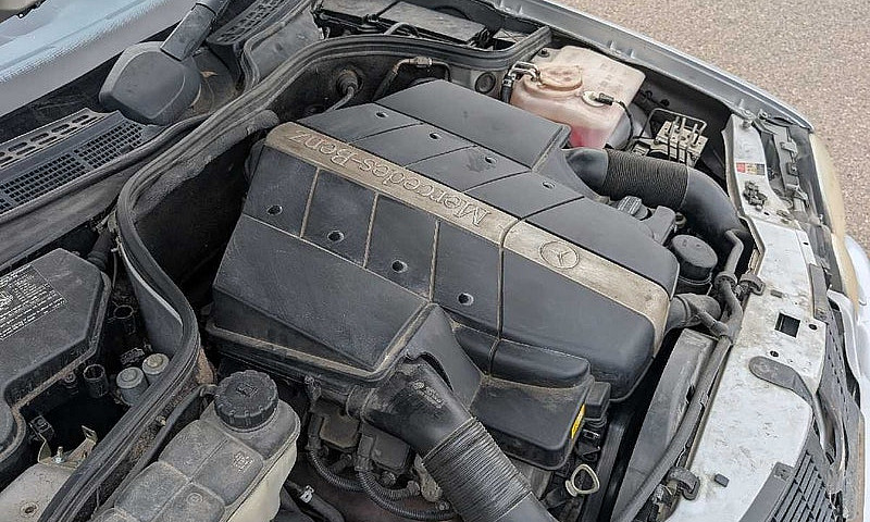 2002 Mercedes-Benz C...