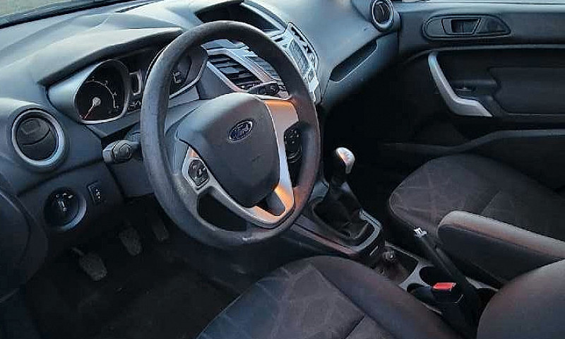 2012 Ford Fiesta Se ...