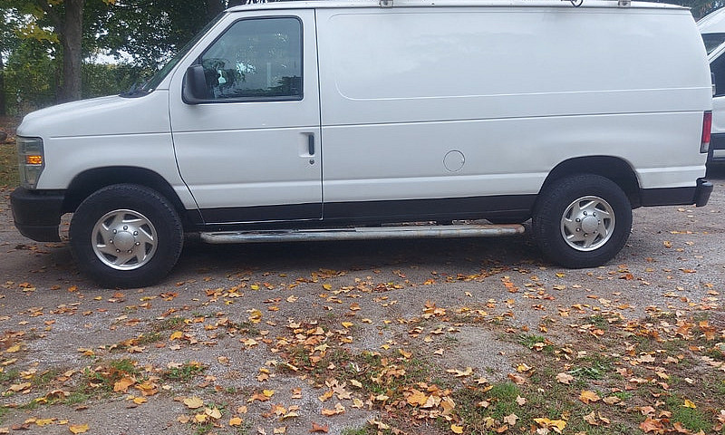 Ford Econoline 250 C...