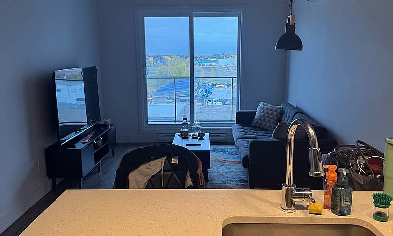 Condo À Louer...