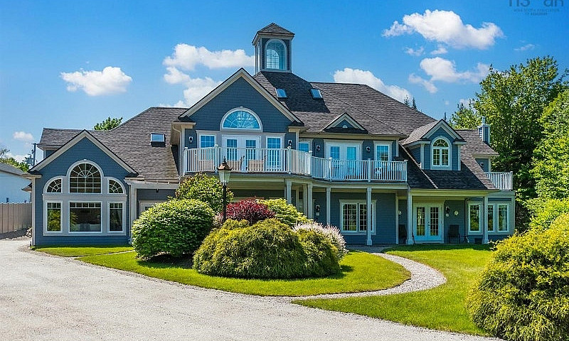 Beautiful Two Level ...