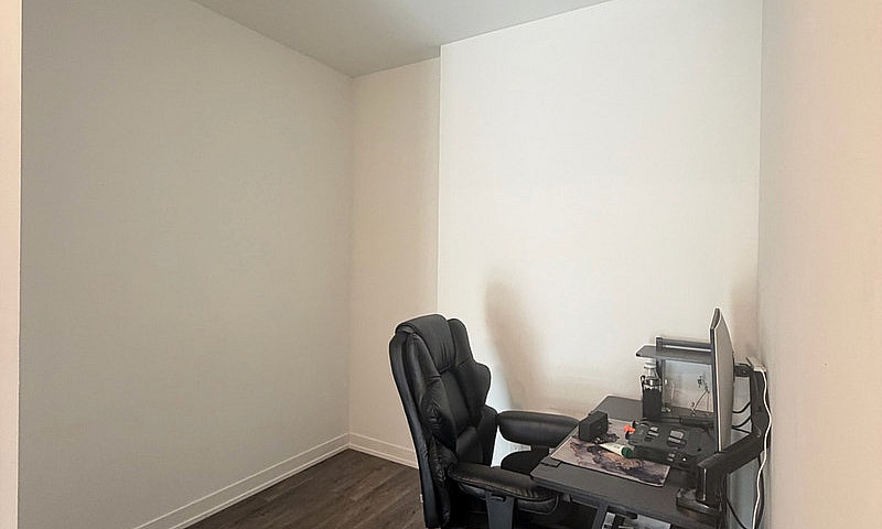 1 Bedroom + Den For ...