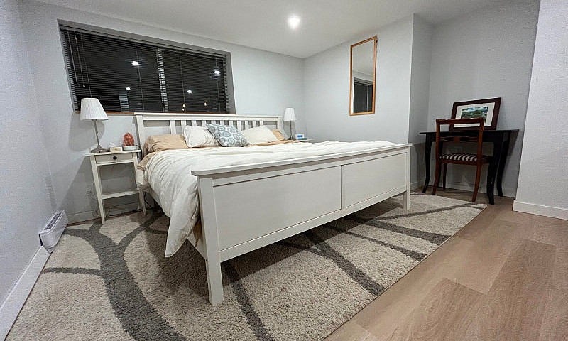 4 Bed   Den, 2 Bath ...