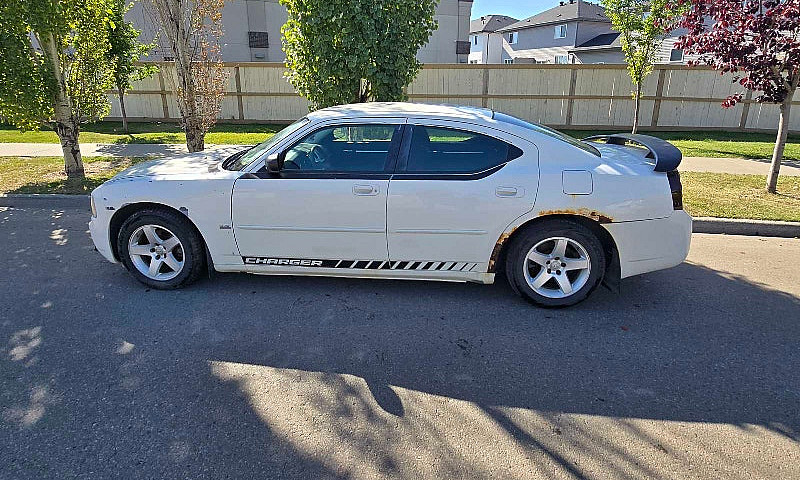 09 Dodge Charger Sxt...