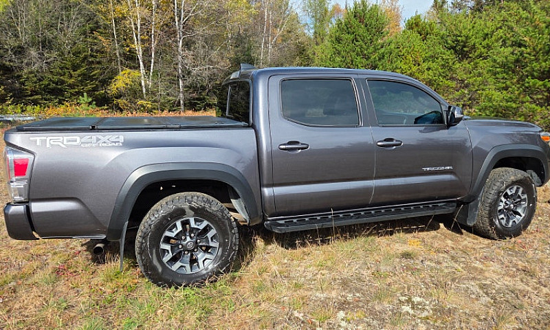 2021 Toyota Tacoma T...