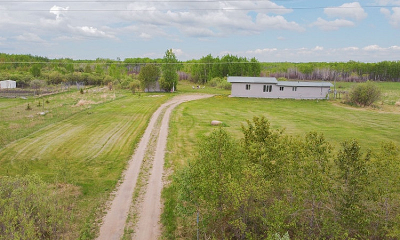 Bungalow On 10 Acres...