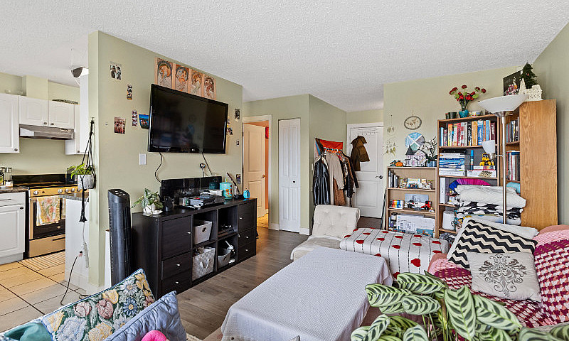 2 Bedroom, 1 Bathroo...