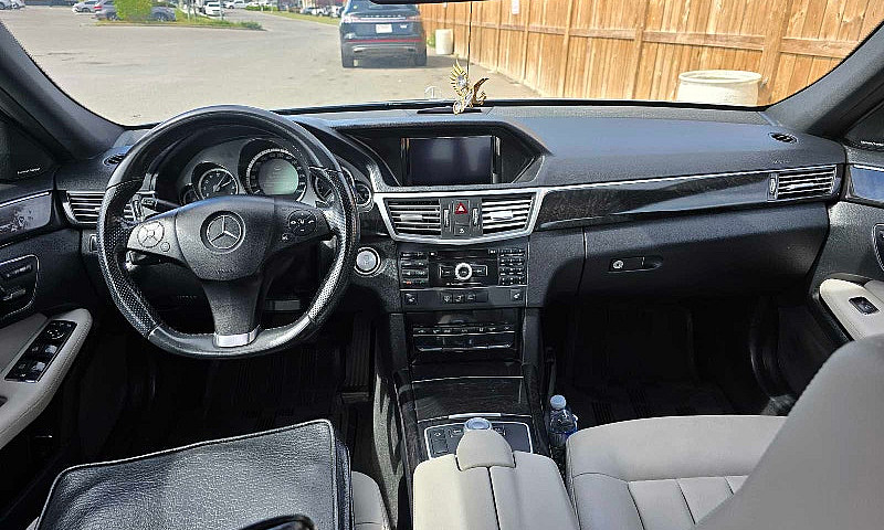 2010 Mercedes Benz E...