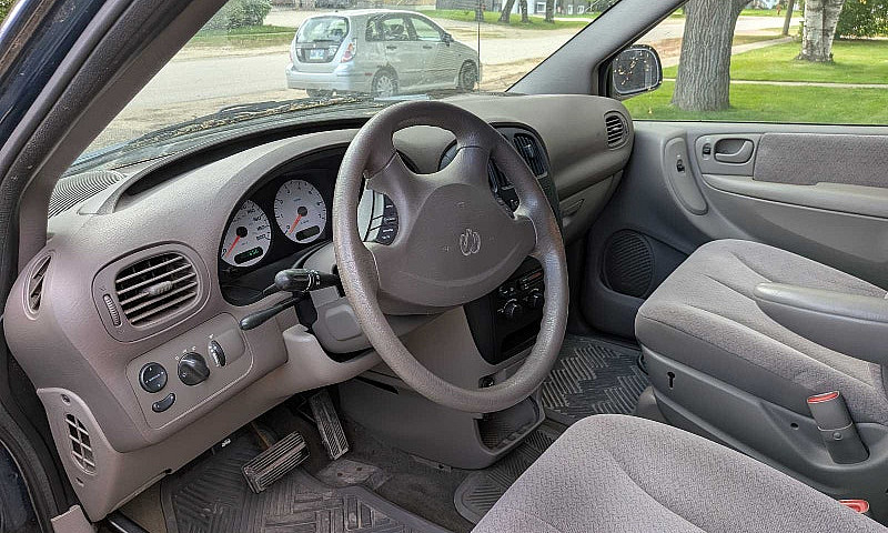 2001 Dodge Grand Car...