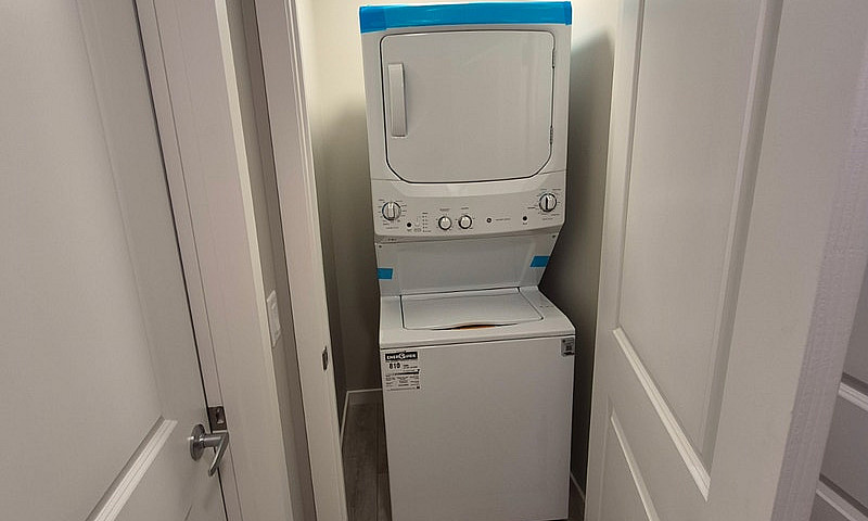 2 Bedroom Basement F...