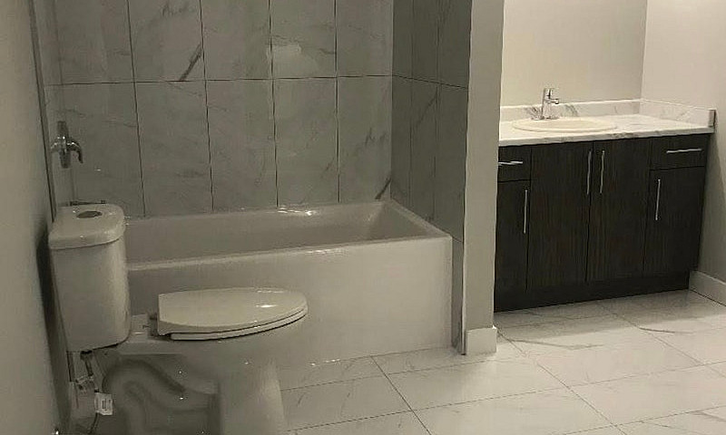 Basement Suite For R...