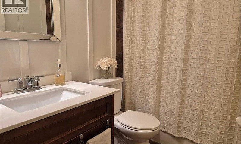 2 Bdrm Main Flr Suit...