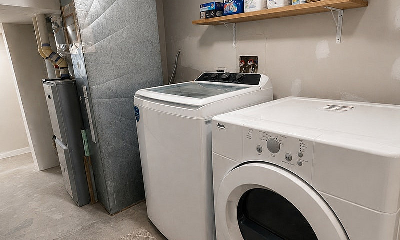 Legal 1-Bed Suite, -...