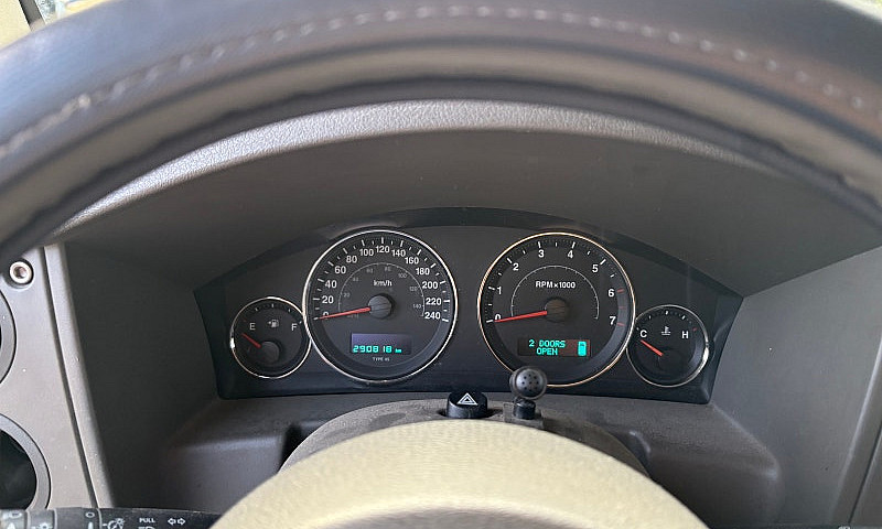 Jeep Commander 2006...