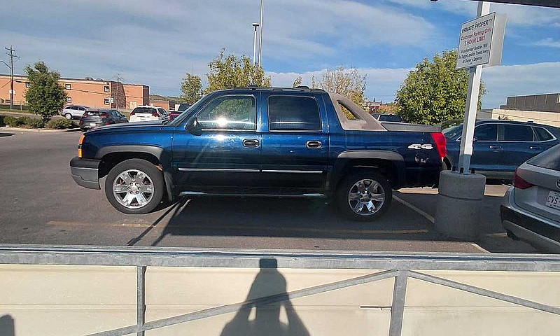 2004 Chevy Avalanche...