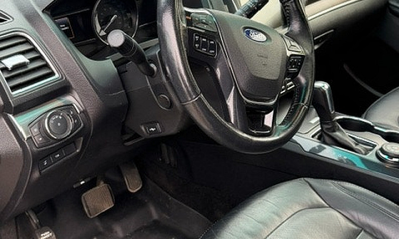 2017 Ford Explorer L...