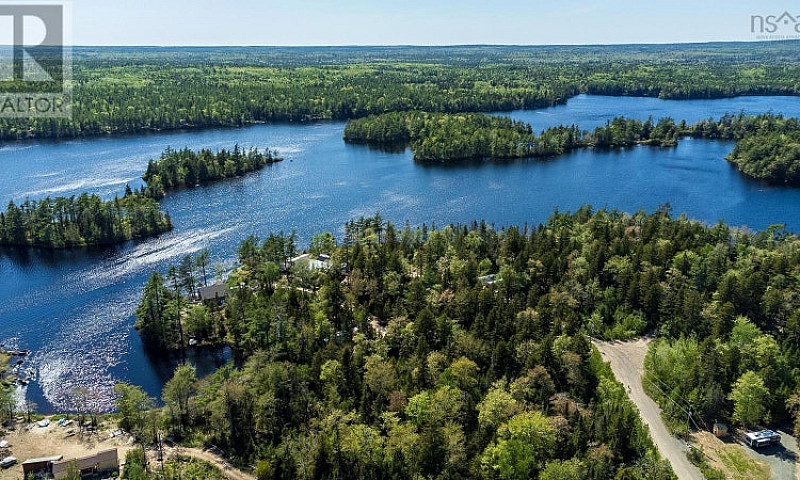 Selling 1.54 Acre Fr...