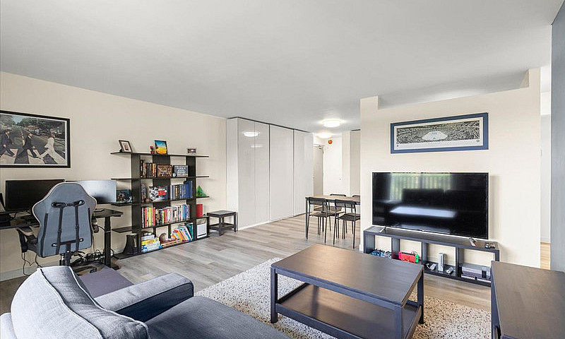 Gorgeous 2-Bedroom S...