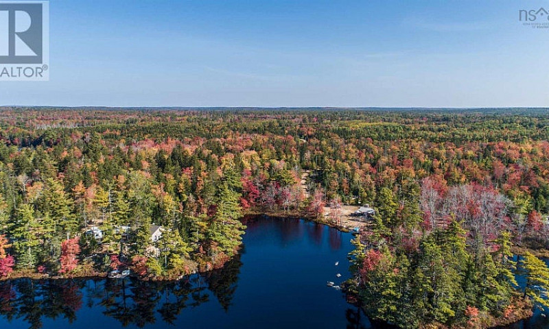 Selling 1.54 Acre Fr...