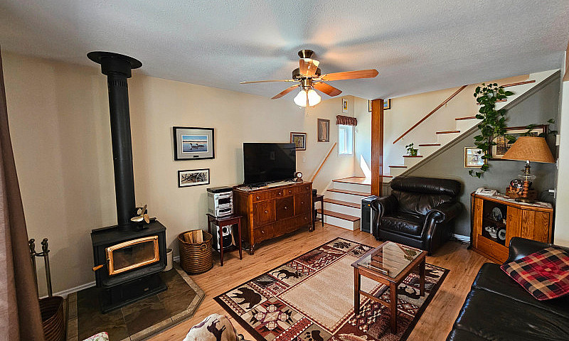 *Just Listed* 109 As...