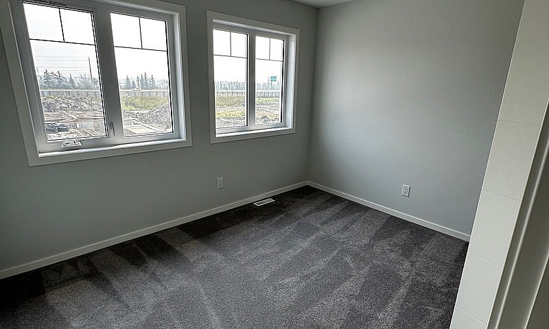 4 Bedroom Home For R...