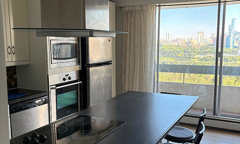 University 2Br, 2 Ba...