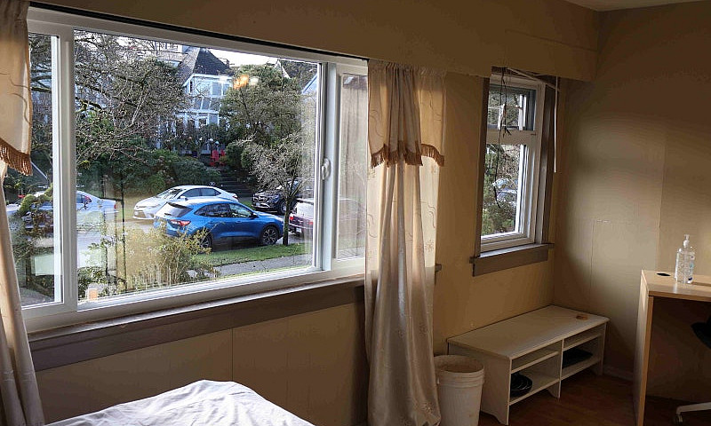 Sunny Studio Availab...