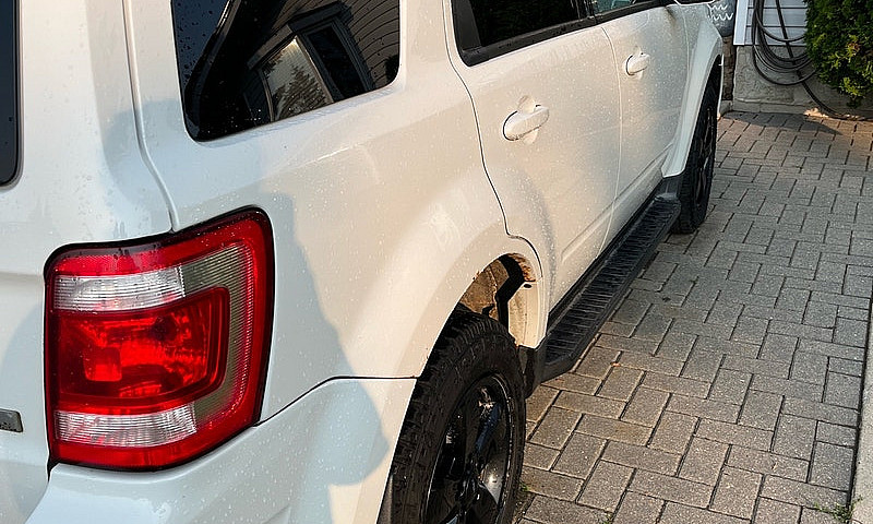 2011 Ford Escape Lim...