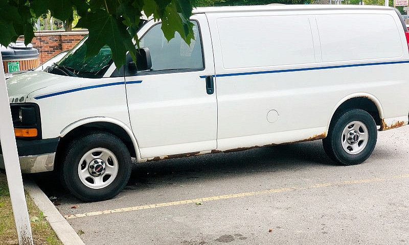 2004 Gmc Savana...
