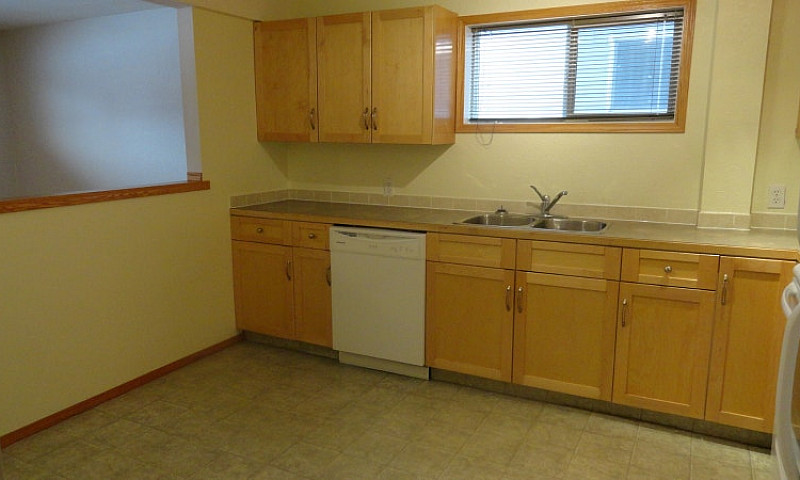 1100 Sq Ft Basement ...