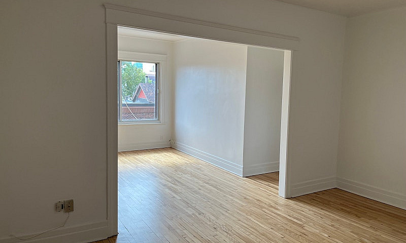 5½ Rénové, 1040 Pi²,...