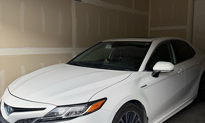 Camry Hybrid 2020...
