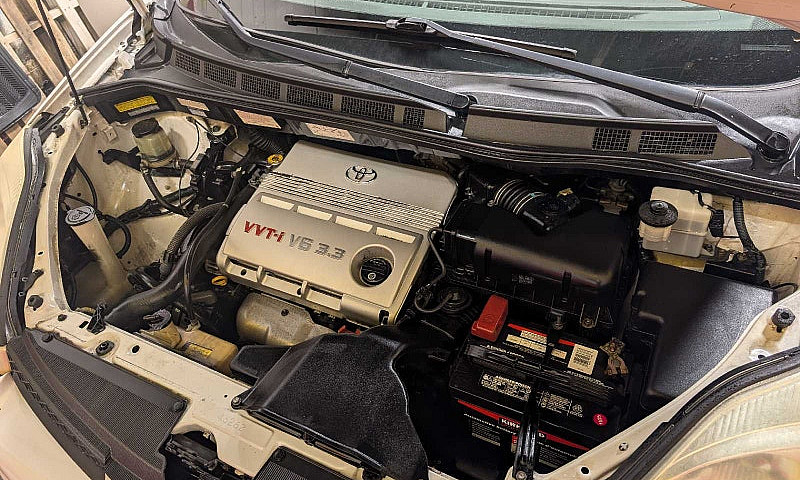 2004 Toyota Sienna A...