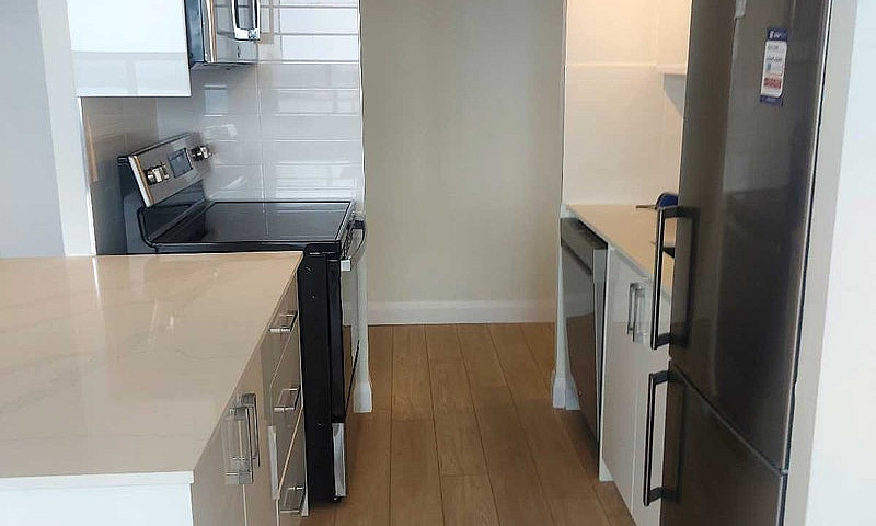 Waterfront 2Bdrm Apa...