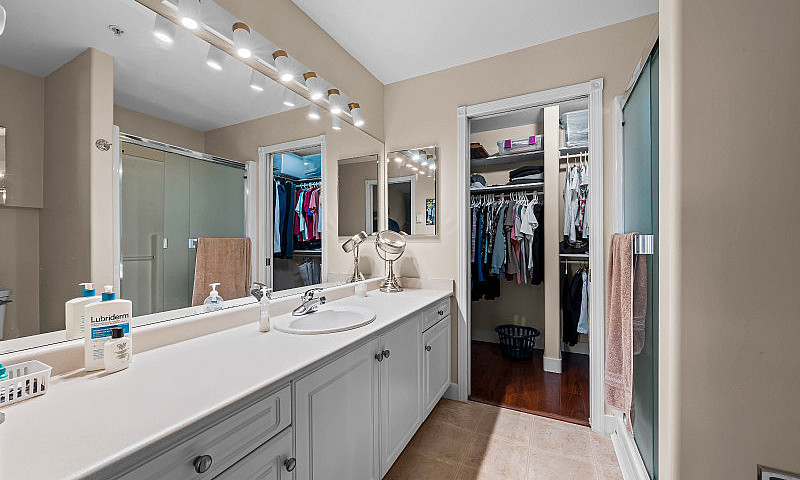 2 Bedroom, 2 Bathroo...