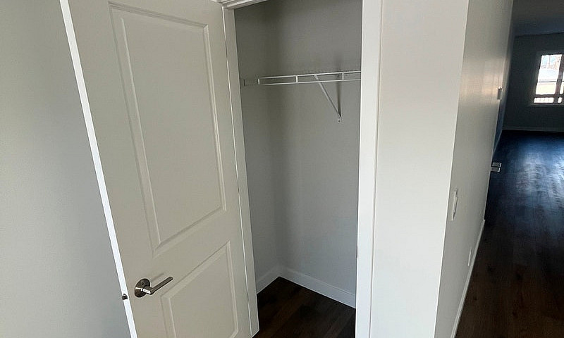 3-Bed / 3-Bath Townh...