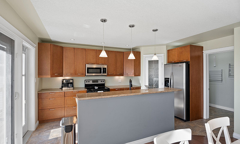 5 Bed, 3 Bath, Bunga...