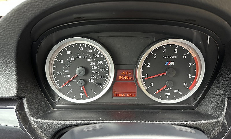 Bmw E93 M3 2008...