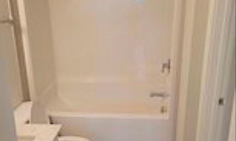 Luxury 1 Bedroom Con...