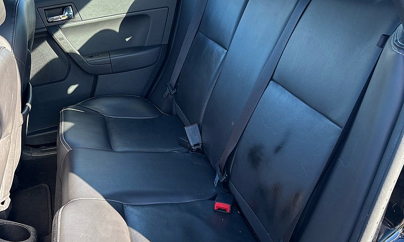 2010 Ford Focus...