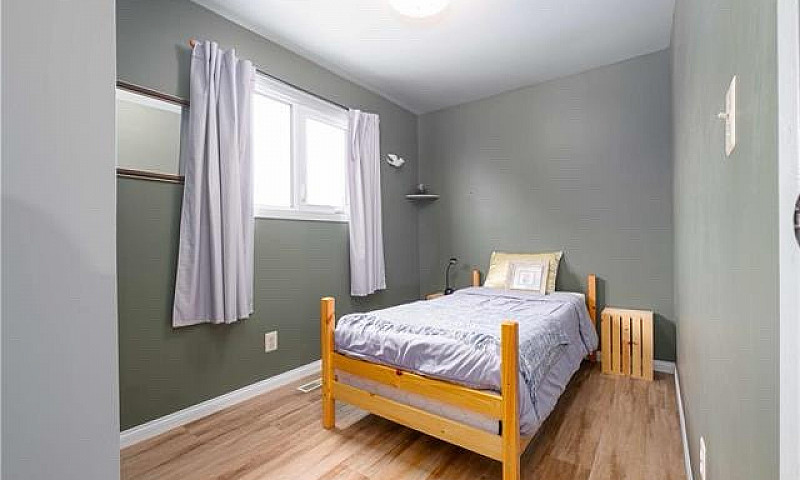 Maples- 4 Beds 2 Bat...