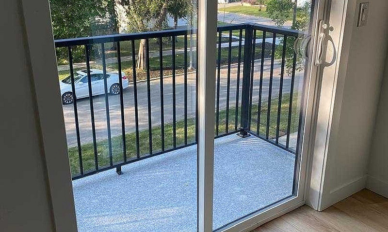 2 Bedroom Flat With ...